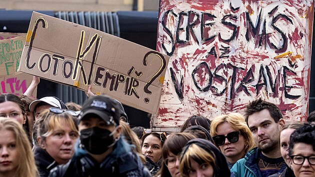 Demonstrace Stoj�me za kulturou!, kterou svolali studenti um�leck�ch vysok�ch �kol jako protest proti pl�novan�m �krt�m v rozpo�tu ministerstva kultury. (11. b�ezna 2026)