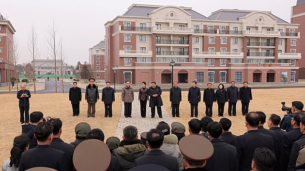 Severokorejsk� v�dce Kim �ong-un s dcerou dohl�el na raketov� cvi�en�. (14. b�ezna 2026)