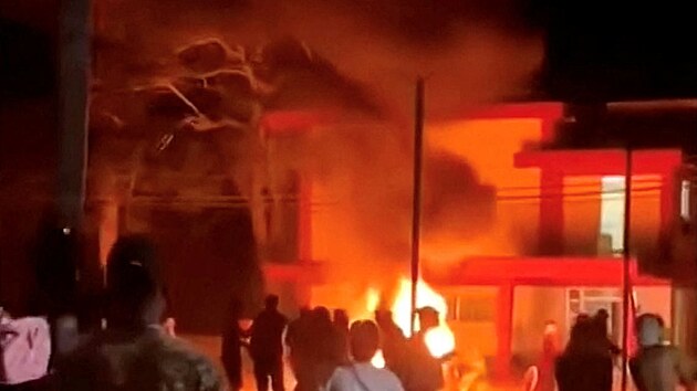 Kubánci zaútočili na sídlo komunistů. Protesty kvůli výpadkům proudu sílí