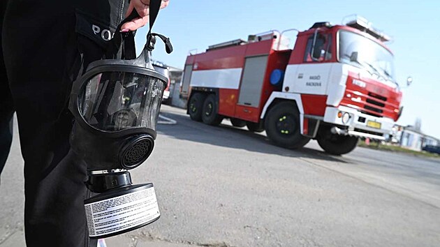 15 jednotek hasi�� likvidovalo po��r v pr�myslov�m are�lu v Otrokovic�ch. Vyhl�en byl t�et� stupe� poplachu. (10. b�ezna 2026)