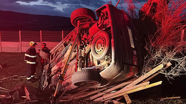 Havarovan� auto u obce Hlubo�. (11. b�ezna 2026)