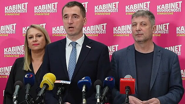 Hnutí STAN kritizuje, že se vláda odmítá bavit s poslanci o cenách pohonných hmot