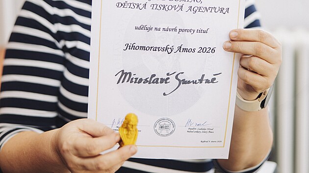 Miroslava Smutn� p�sob� jako d�jepis��ka, n�m�in��ka a kari�rn� poradkyn� na Obchodn� akademii Kotl��sk� v Brn�.