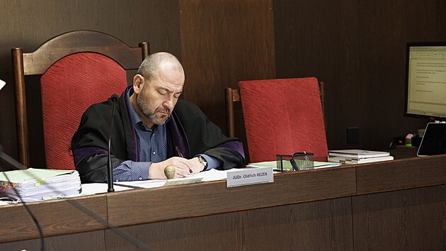 Okresn� soud v B�eclavi se za�al zab�vat p��padem spadl� branky na h�i�ti, kter� zabila chlapce. (17. b�ezna 2026)