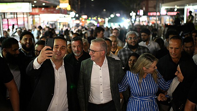 Australsk� premi�r Anthony Albanese a jeho man�elka Jodie Haydon nav�t�vili Lakemba b�hem oslav ramad�nu v Sydney. (6. b�ezna 2026)