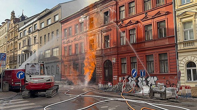 V ulici Dobrovského zasahujeme ve 2. poplachovém stupni u po�áru plynu. Probíhá...