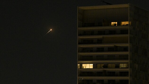 Izraelsk� pokusy o sest�elen� �r�nsk�ch raket. (11. b�ezna 2026)