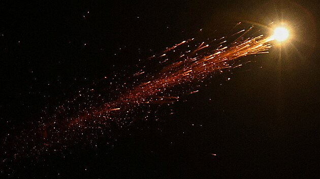 �r�nsk� raketa let�c� sm�rem k Izraeli. (11. b�ezna 2026)