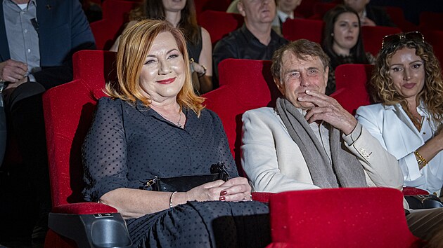 Ministryn� financ� Alena Schillerov� (ANO) na slavnostn� premi��e dokument�rn�ho filmu L�via zachycuj�c� �ivot b�val� prvn� d�my L�vie Klausov�. (12. b�ezna 2026)