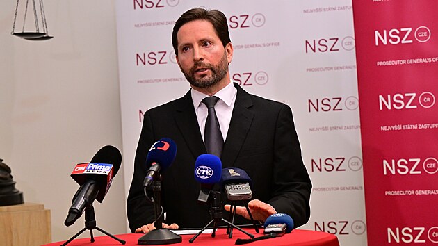 Prvn� n�m�stek Zden�k Kasal na mimo��dn�m tiskov�m briefingu Nejvy���ho st�tn�ho zastupitelstv� k objasn�n� postupu v takzvan� bitcoinov� kauze. (16.b�ezna 2026)