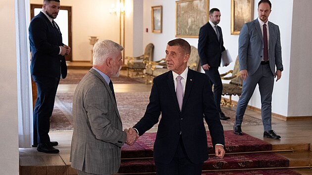 Prezident Petr Pavel a premi�r Andrej Babi� se setkali na Pra�sk�m hrad�. Hovo�it budou zejm�na o rozpo�tu. (17. b�ezna 2026)