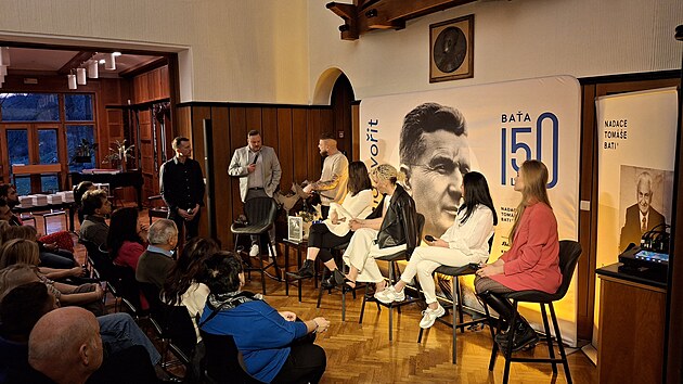 Kn�ku Kucha�sk� um�n� prvn� d�my Zl�na � Recepty Marie Ba�ov�, pok�tili ve zl�nsk� vile Tom�e Bati. Autorkou je �editelka Nadace Tom�e Bati Gabriela Kon�it�kov�. Jedn�m z kmotr� byl ��fkucha� vyhl�en� zl�nsk� michelinsk� restaurace La Villa J�lius L�ffler.