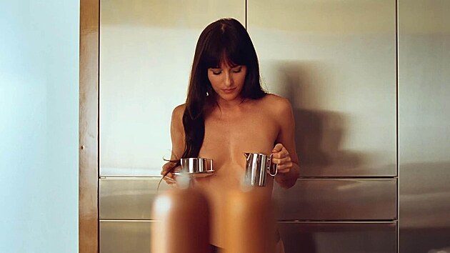 Dakota Johnsonov� jako hv�zda reklamn� kampan� zna�ky Calvin Klein (b�ezen 2026)