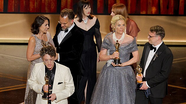 David Borenstein, Pavel Talankin, Helle Faberová a Al�b�ta Karásková p�ebírají...