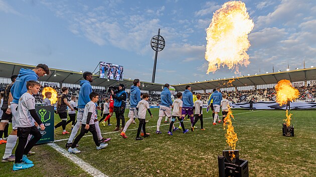 Zah�jen� z�pasu FC Hradec Kr�lov� a Ban�ku Ostrava v mal�ovick� ar�n� (4. b�ezna 2026)