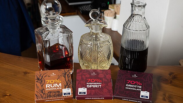 Po p�lenk�ch von�c� a chutnaj�c� nealkoholick� �okol�dy vyr�b�j� v Lidce ru�n� od bobu a� po tabulku.