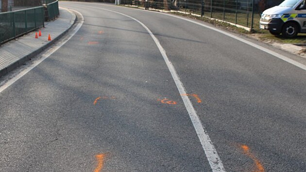 M�sto nehody v Z�vi�ic�ch na Novoji��nsku, kde jeden�ctilet�ho chlapce srazilo auto. (10. b�ezna 2026)