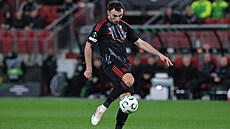 Andy Irving ze Sparty na h�i�ti Alkmaaru.