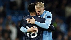 Kylian Mbappe a Erling Haaland po zápase.