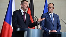 �eský premiér Andrej Babi� a n�mecký kanclé� Friedrich Merz na spole�né tiskové...