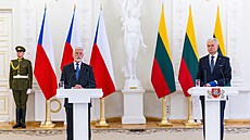 Prezident �eské republiky Petr Pavel s litevským prezidentem Gitanasem Nausédou...