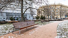 Moravsk� n�m�st� prokouklo d�ky ned�vn� rekonstrukci parku, kter� jej zm�nila v...