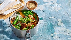 Ku�ecí nudli�ky s teriyaki omá�kou