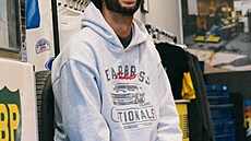 Daniel Ricciardo se po ukon�ení kariéry v�nuje své módní zna�ce Enchanté. Je...