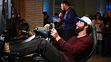 Bývalý pilot formule 1 Daniel Ricciardo b�hem akce Red Bull Racing na Michigan...