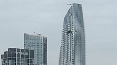 Dubajské ú�ady uvedly, �e na budovu v blízkosti luxusní pob�e�ní �tvrti Dubai...
