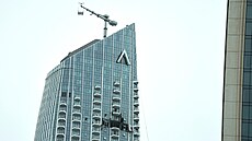 Bezpilotní letoun zasáhl dubajskou luxusní �tvr�. (12. b�ezna 2026)