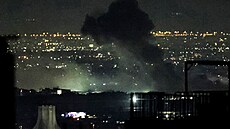 Teherán v noci op�t �elil útok�m. (10. b�ezna 2026)