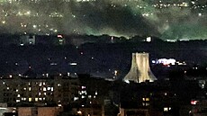 Teherán v noci op�t �elil útok�m. (10. b�ezna 2026)