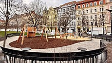 Nové d�tské h�i�t� na nám�stí Ji�ího z Pod�brad v Praze (b�ezen 2026)
