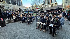 Vicepremiér Karel Havlí�ek slavnostn� otev�el �eský d�m v texaském Austinu v...