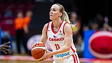 Petra Hole�ínská se chystá na st�elu v zápase s Ji�ním Súdánem v kvalifikaci o...