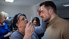 V�EUM�LCI. Ochotníci musejí zvládat v�echny divadelní profese. Vladimíra...