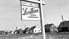 Pravý americký sen se odehrál ve m�st� Levittown. Nebyl ale pro ka�dého....