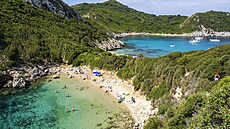 Vedle ne�lápnete ani s Korfu. Plá�e jako nap�íklad Sidari nebo Porto Timoni �...