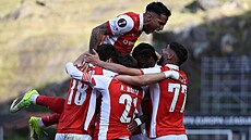 Hrá�i Bragy se radují z gólu proti Ferencvárosi v osmifinále Evropské ligy.