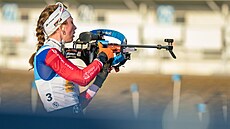 Jessica Jislová na st�elnici b�hem smí�ené �tafety v Otepää