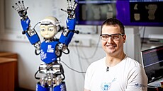 Nejvýznamn�j�í �ástí práce Jakuba Rozlivka je návrh �ídicího systému, který...