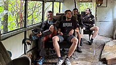 V zarostlém autobuse - Bastnas