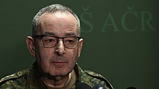 Ná�elník n�meckého generálního �tábu Carsten Breuer v Praze po jednání se svým...