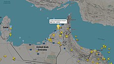 Snímek serveru Flightradar mapuje lety, které krou�ily nad Dubají kv�li...