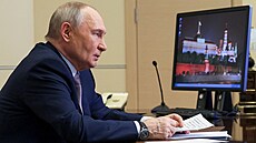 Ruský prezident Vladimir Putin se ú�astní setkání vládního kabinetu ze své...