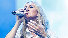 Lisa Harter v celosv�tov� úsp�né Celine The Show, která je poctou Celine Dion