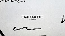 Logo studia BRIGADE, které v sob� spojuje dravost sociálních sítí s...