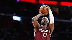 Bam Adebayo st�ílí trestný hod, v rekordním zápase jich prom�nil 36.