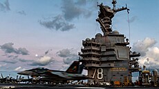 Nejmodern�j�í letadlová lo� amerického námo�nictva USS Gerald R. Ford operující...
